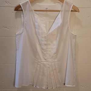 Gap / NWOT sleeveless cotton top